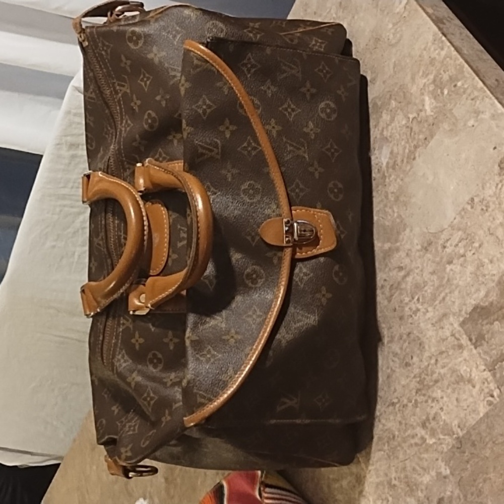 LOUIS VUITTON DUFFLE BAG